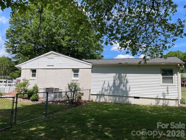 1748 Old West Lane, Gastonia, NC 28052