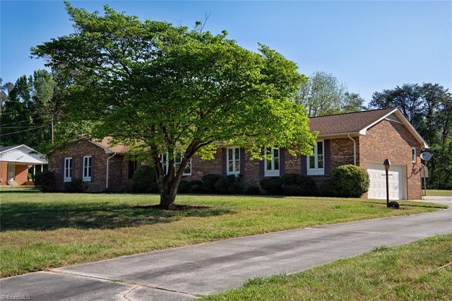1521 N NC Highway 87, Elon, NC 27244