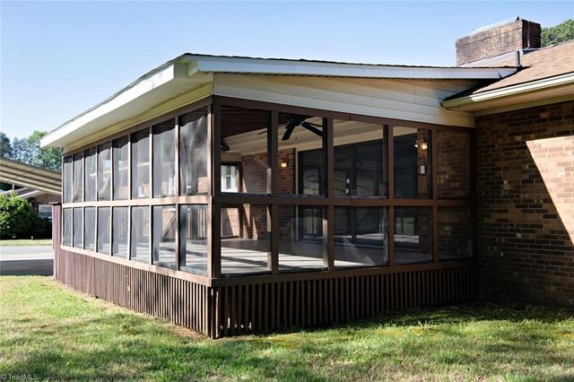 1521 N NC Highway 87, Elon, NC 27244