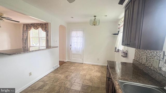 6527 N 10TH ST, Philadelphia, PA 19126
