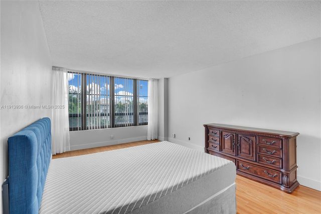 600 Three Islands Blvd 310, Hallandale Beach, FL 33009