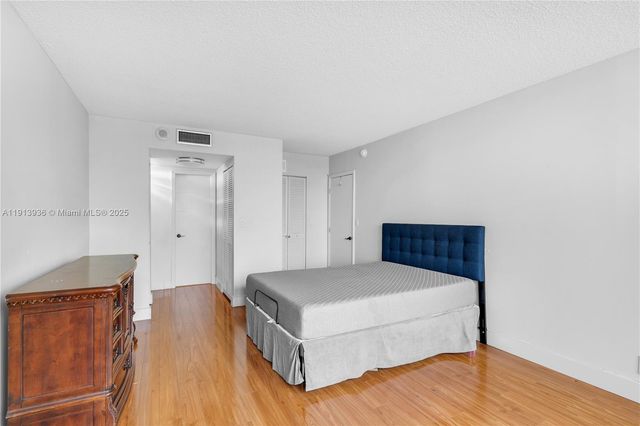 600 Three Islands Blvd 310, Hallandale Beach, FL 33009