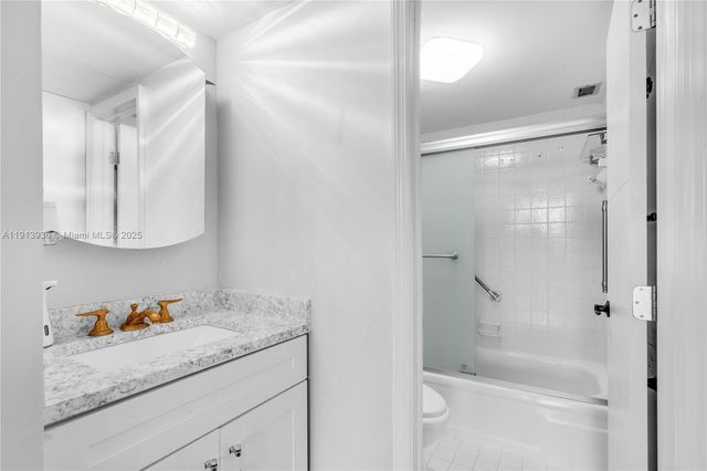 600 Three Islands Blvd 310, Hallandale Beach, FL 33009