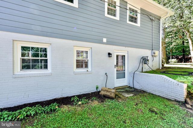 5012 DODSON DR, Annandale, VA 22003