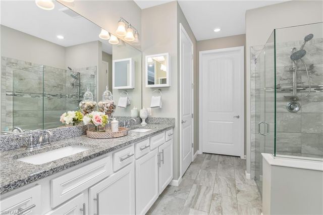 19826 Bittersweet LN, Estero, FL 33928
