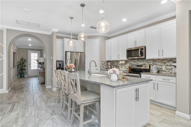 19826 Bittersweet LN, Estero, FL 33928