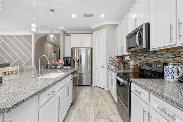 19826 Bittersweet LN, Estero, FL 33928