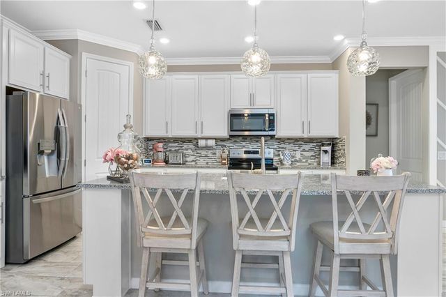 19826 Bittersweet LN, Estero, FL 33928