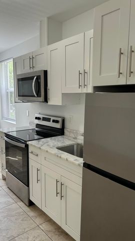 661 NW 21st Terrace, Fort Lauderdale, FL 33311