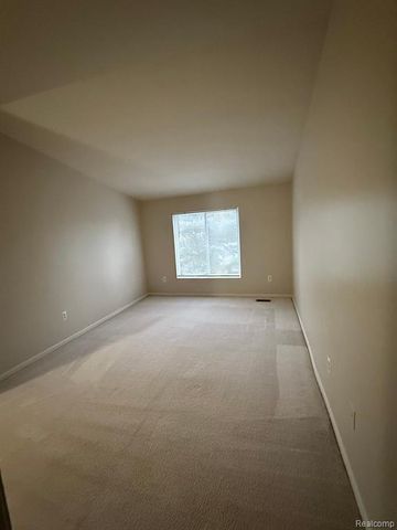 955 Sandalwood Drive, Troy, MI 48085