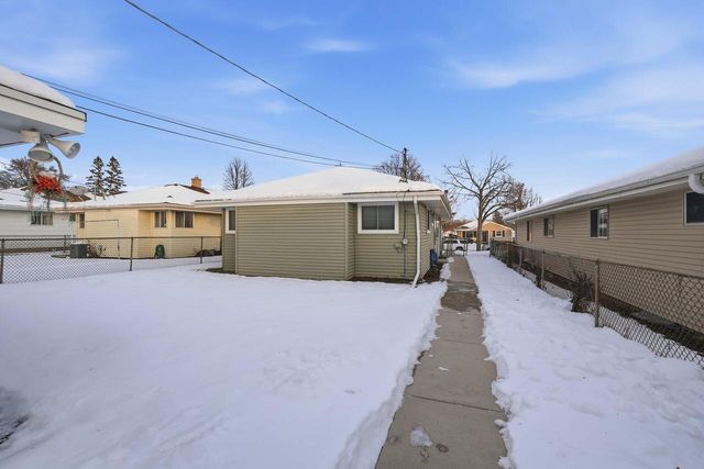 5761 N 97th STREET, Milwaukee, WI 53225