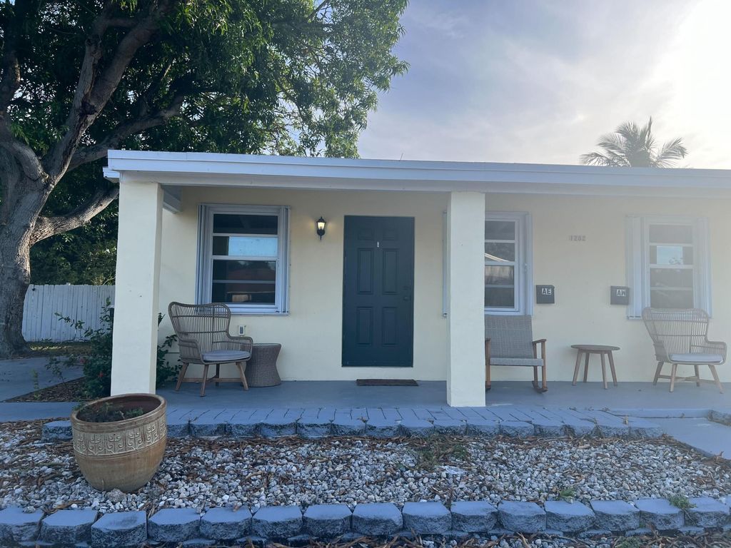 1202 S M Street, Lake Worth Beach, FL 33460