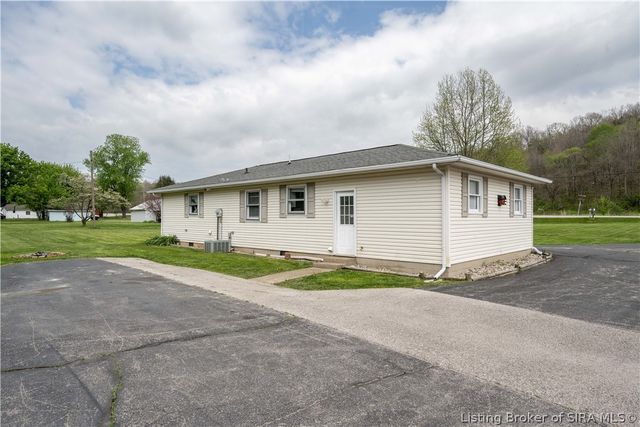 1574 W Water Street, Borden, IN 47106