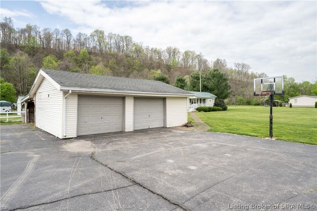 1574 W Water Street, Borden, IN 47106