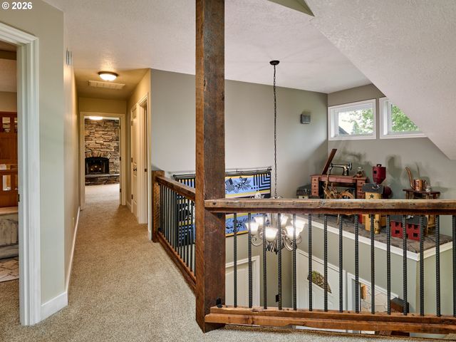 9293 BROADACRES Rd Ne, Aurora, OR 97002