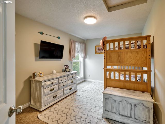 9293 BROADACRES Rd Ne, Aurora, OR 97002