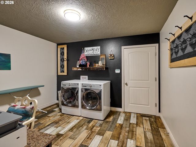 9293 BROADACRES Rd Ne, Aurora, OR 97002