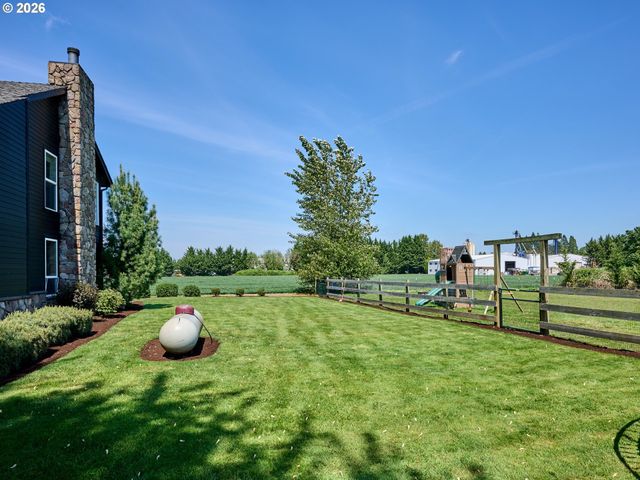 9293 BROADACRES Rd Ne, Aurora, OR 97002