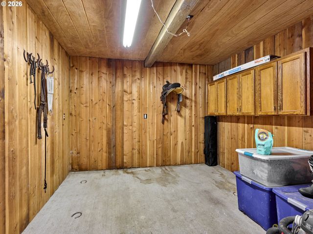 9293 BROADACRES Rd Ne, Aurora, OR 97002