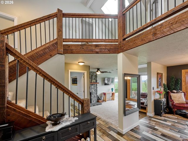 9293 BROADACRES Rd Ne, Aurora, OR 97002