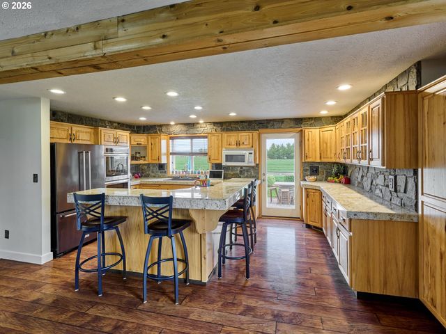 9293 BROADACRES Rd Ne, Aurora, OR 97002