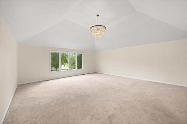 211 Millcreek Lane, Naperville, IL 60540