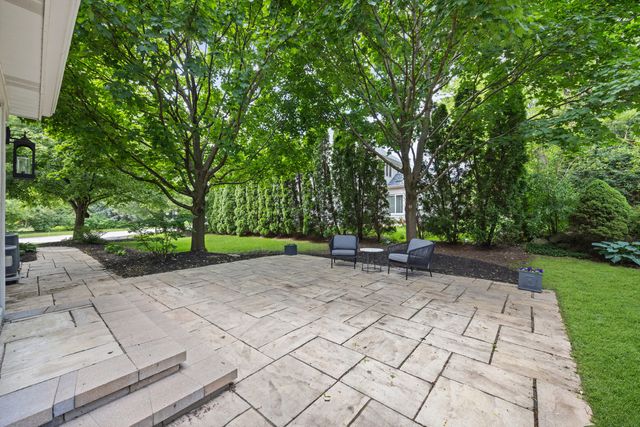 211 Millcreek Lane, Naperville, IL 60540