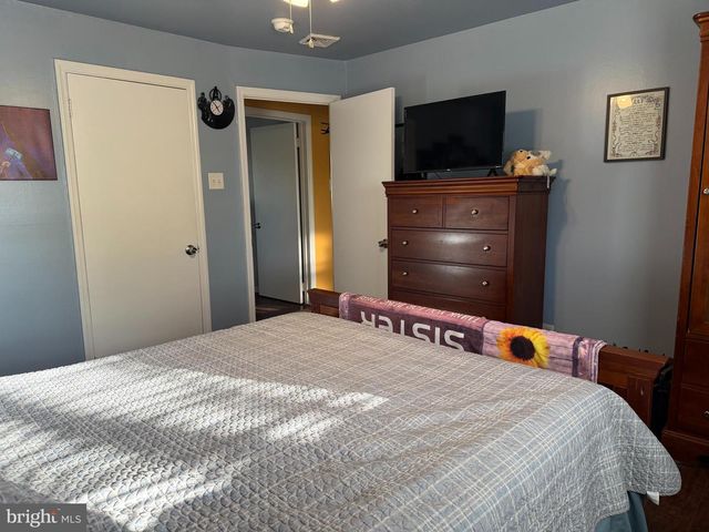 1 NASSAU RD, Somers Point, NJ 08244