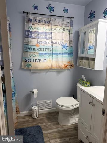 1 NASSAU RD, Somers Point, NJ 08244