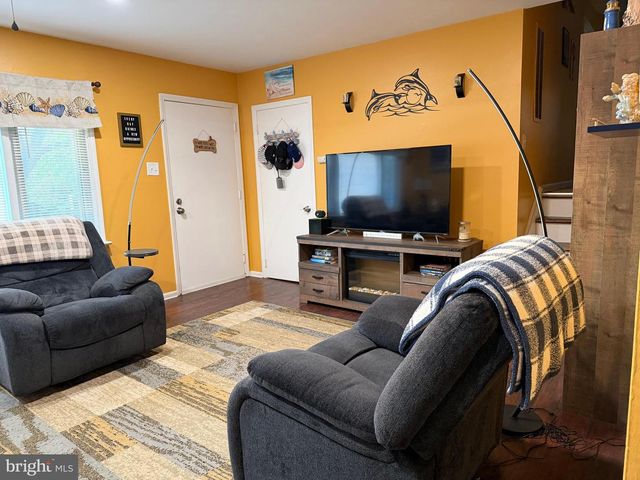 1 NASSAU RD, Somers Point, NJ 08244