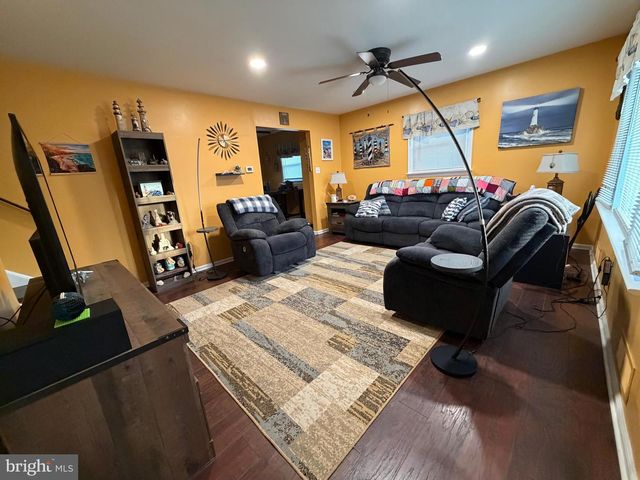 1 NASSAU RD, Somers Point, NJ 08244