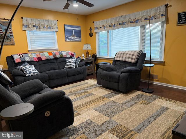 1 NASSAU RD, Somers Point, NJ 08244