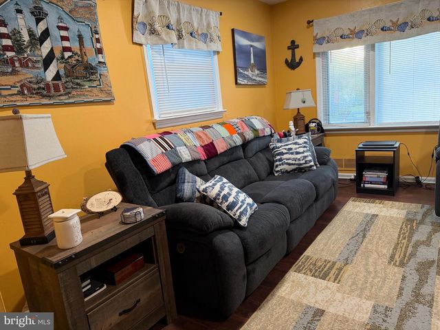 1 NASSAU RD, Somers Point, NJ 08244
