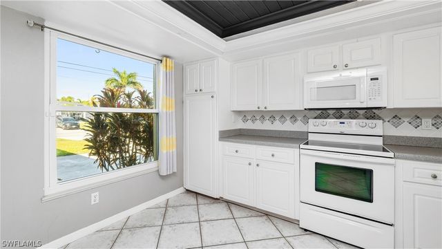 4535 SW 13th AVE, Cape Coral, FL 33914