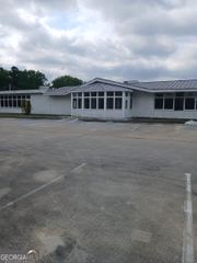 727 S Harris Street, Sandersville, GA 31082
