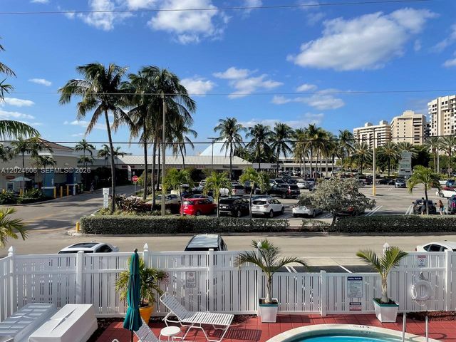 4658 Bougainvilla Dr 63, Lauderdale By The Sea, FL 33308