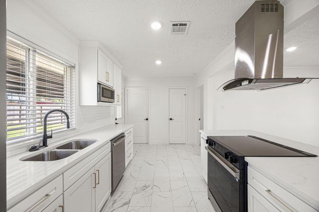 10230 Valencia Drive, Houston, TX 77013