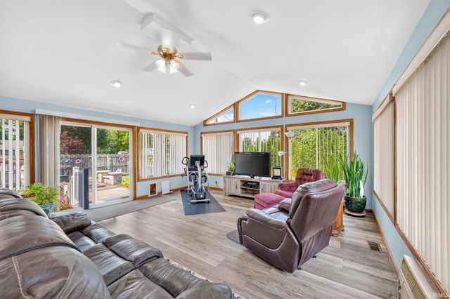 234 W La Salle Avenue, Mishawaka, IN 46545