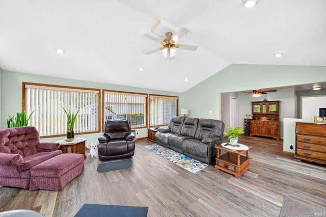234 W La Salle Avenue, Mishawaka, IN 46545