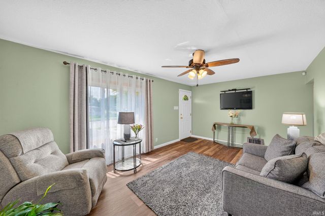 234 W La Salle Avenue, Mishawaka, IN 46545