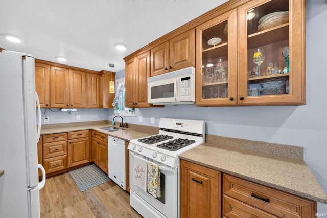 234 W La Salle Avenue, Mishawaka, IN 46545