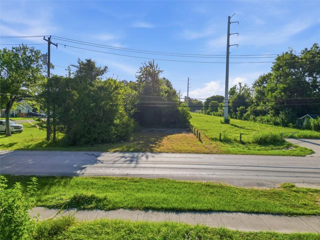 000 Lake Road, La Marque, TX 77568