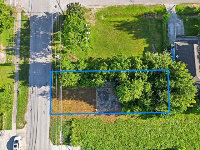 000 Lake Road, La Marque, TX 77568