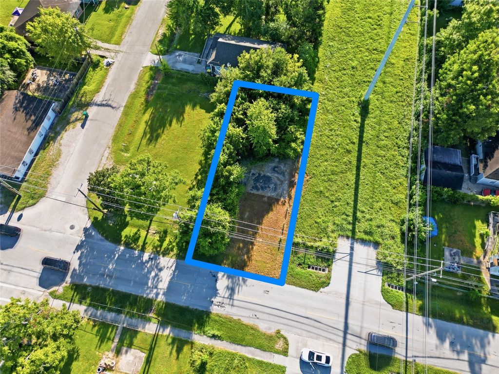 000 Lake Road, La Marque, TX 77568