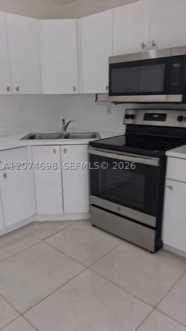 7001 W 35th Ave 175, Hialeah, FL 33018