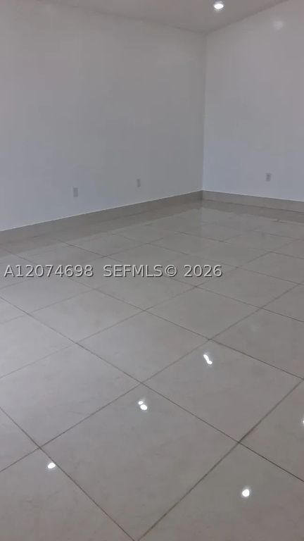 7001 W 35th Ave 175, Hialeah, FL 33018