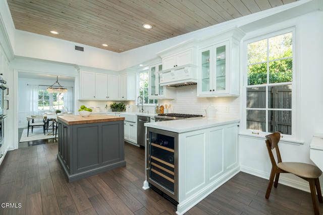 2042 Los Amigos Street, La Canada Flintridge, CA 91011