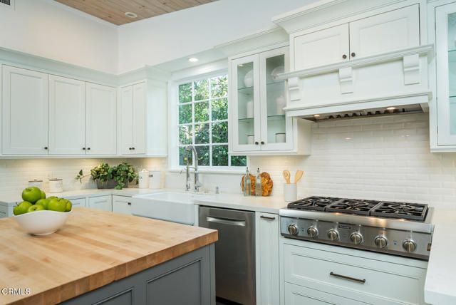 2042 Los Amigos Street, La Canada Flintridge, CA 91011