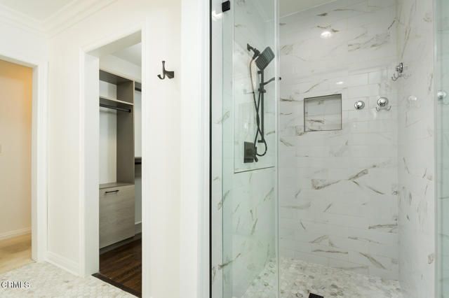 2042 Los Amigos Street, La Canada Flintridge, CA 91011