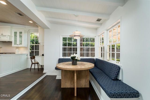 2042 Los Amigos Street, La Canada Flintridge, CA 91011